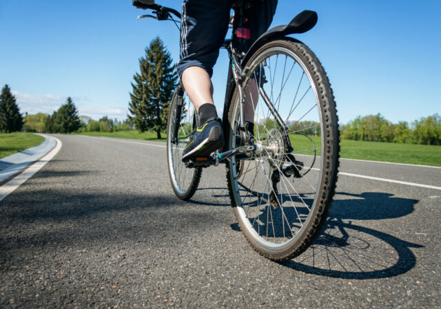 Cyclist on road/overtake/cycle