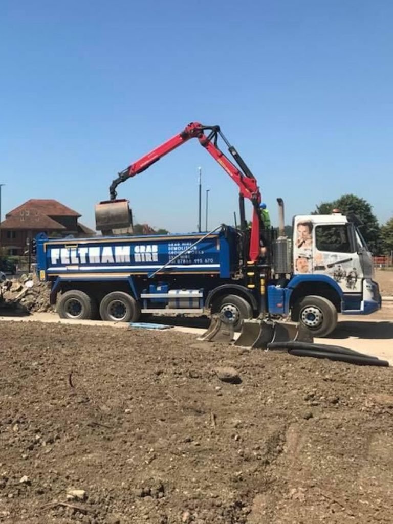 Grab Hire London & Surrey | Grab Lorry & Muck Away Services