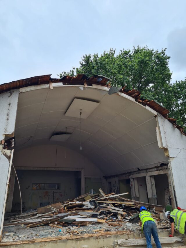 Our experts removed asbestos before demolition could begin